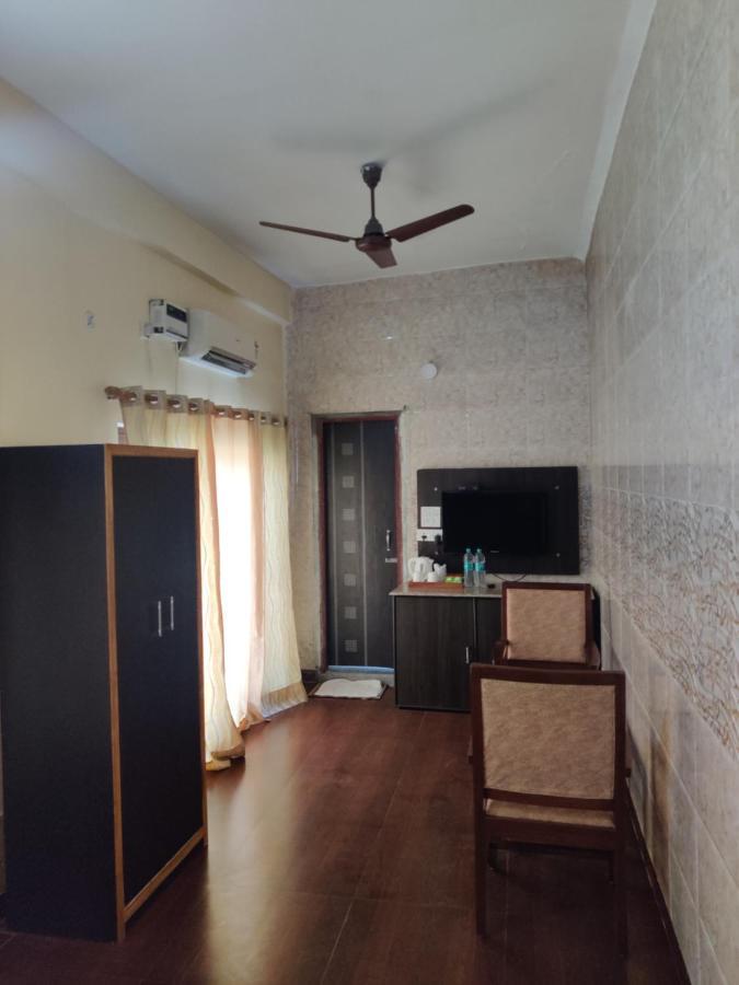 Отель Kunwar Residency Ришикеш Экстерьер фото
